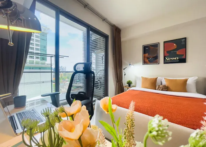 Walk To Bts Ekkamai L Urban Sukhumvit Living L Fast Wifi Hébergement de vacances *