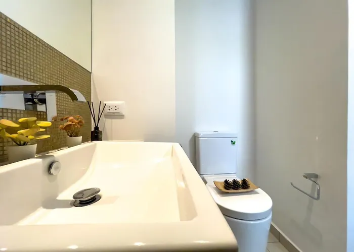 Walk To Bts Ekkamai L Urban Sukhumvit Living L Fast Wifi * Bangkok
