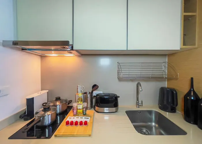 Walk To Bts Ekkamai L Urban Sukhumvit Living L Fast Wifi *