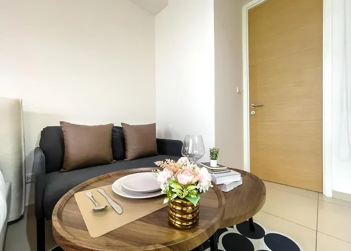 Walk To Bts Ekkamai L Urban Sukhumvit Living L Fast Wifi *